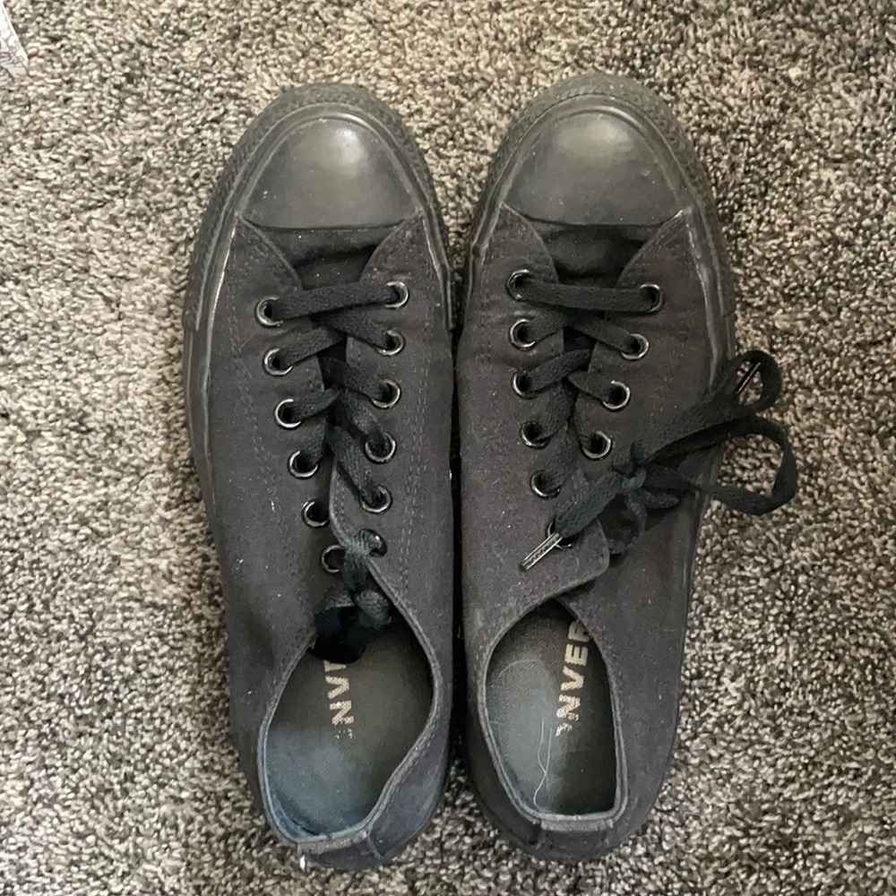 Good condition all black converse